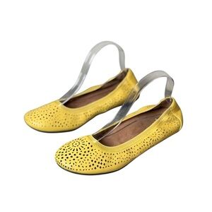 Vionic Robyn Ballet Flat Perforated Leather 7.5M Buttercup Yellow Comfort Casual